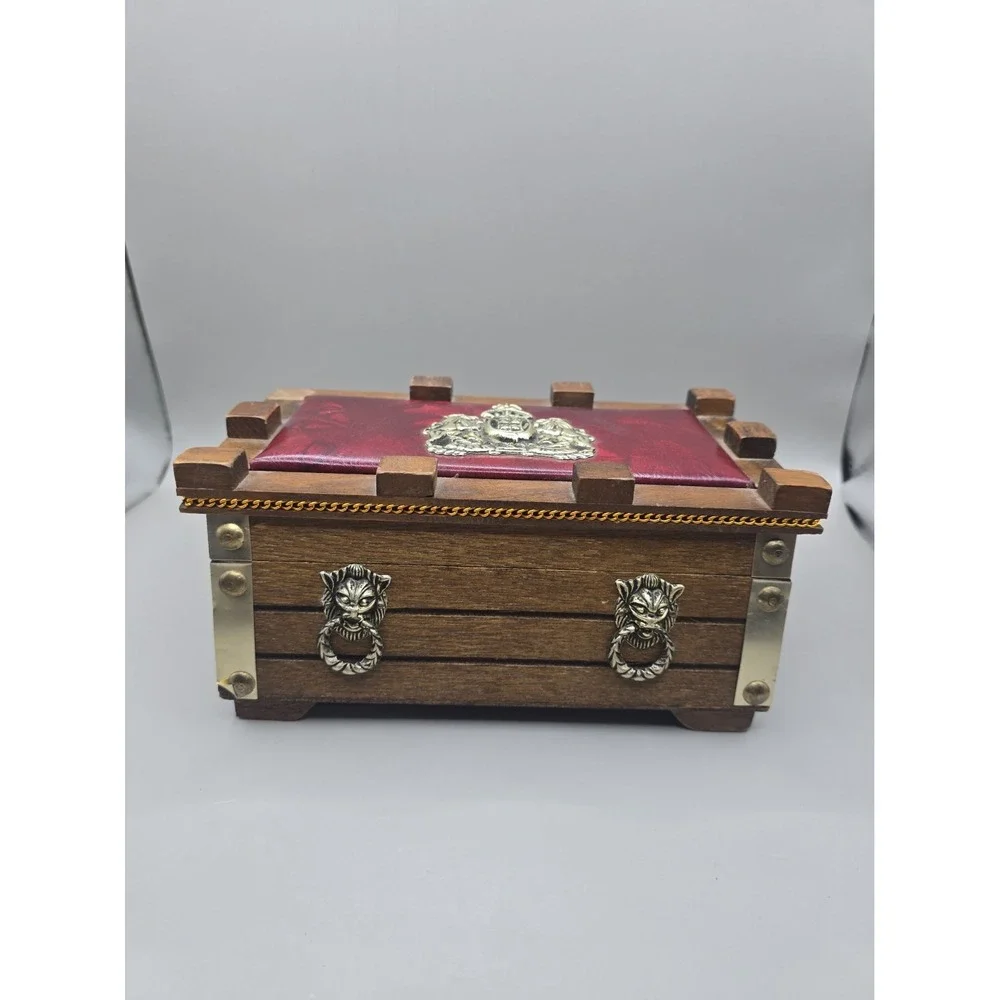 Vintage Bijou Valet Jewelry Trinket Box Wood Lion Head Pulls Crest Emblem
